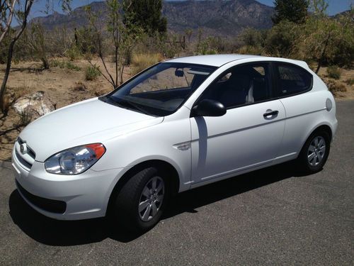 2009 hyundai accent gs hatchback 2-door 1.6l