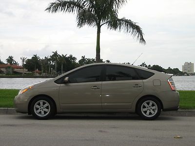 2006 toyota prius hybrid one owner non smoker rear camera no accident no reserve