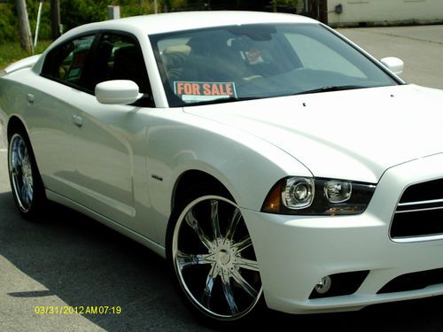 2013 dodge charger r/t sedan 4-door 5.7l, nav, back up camera, leather