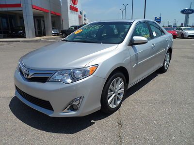 New 2012 toyota camry xle navigation, leather, push button start $5000 off