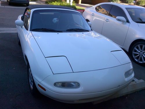 1992 mazda miata base convertible 2-door 1.6l