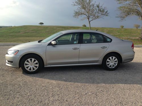 2013 volkswagen passat s sedan 4-door 2.5l