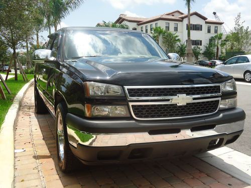 2007 Chevy Silverado C1500 Classic Extra Cab Short Bed 43K miles V6 Automatic, image 6