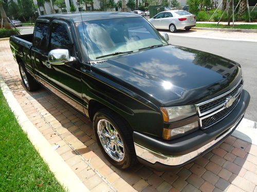 2007 Chevy Silverado C1500 Classic Extra Cab Short Bed 43K miles V6 Automatic, image 16