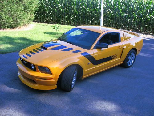 2007 mustang gt grabber orange, black leather, 5 speed manual 4.6, 68k miles