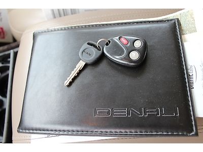 2006 Yukon Denali SUV 6.0L V8 AWD Rear DVD Sunroof OnStar Leather Power Seats, image 28