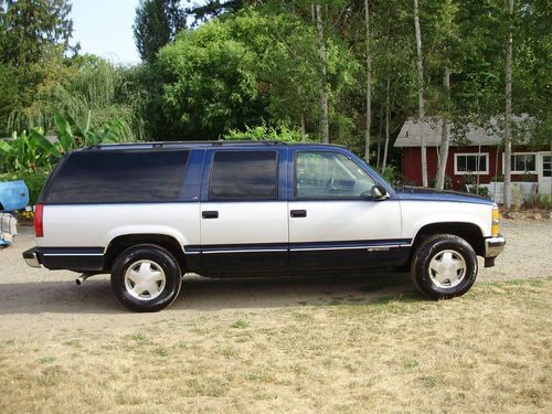 1996 chevrolet suburban ls 1500 4wd silverado,loaded,rust free body,clean