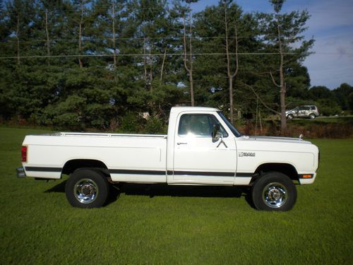 1991 dodge d250  5 speed 4x4 inter-cooled cummings  turbo diesel