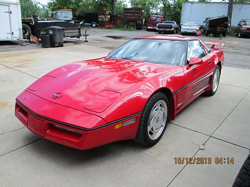 1989 chevrolet corvette base hatchback 2-door 5.7l, red/red like new29,000 miles
