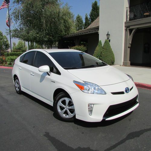 2012 toyota prius iv hybrid heated leather navigation bluetooth rear camera wow!