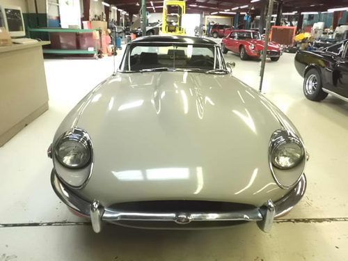 Classic Jaguar 1969 XKE Roadster with Black Hard Top - 6cyl 4.2 mtr, image 2