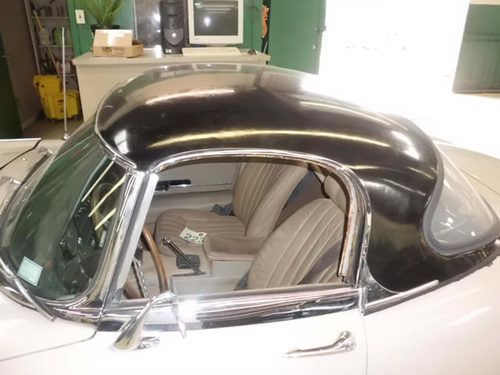 Classic Jaguar 1969 XKE Roadster with Black Hard Top - 6cyl 4.2 mtr, image 4