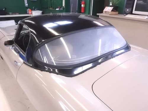 Classic Jaguar 1969 XKE Roadster with Black Hard Top - 6cyl 4.2 mtr, image 5