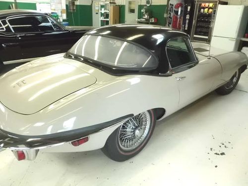 Classic Jaguar 1969 XKE Roadster with Black Hard Top - 6cyl 4.2 mtr, image 7