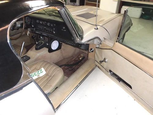 Classic Jaguar 1969 XKE Roadster with Black Hard Top - 6cyl 4.2 mtr, image 15