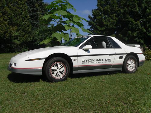 1984 pontiac fiero se indy pace car