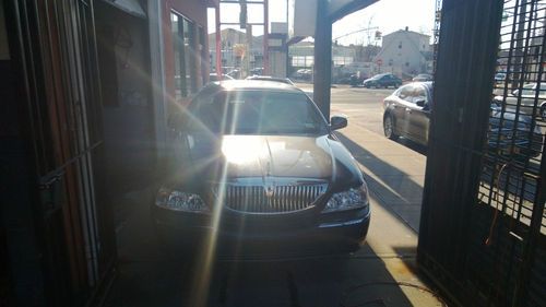 2005 lincoln town car signature limited w/ navigation