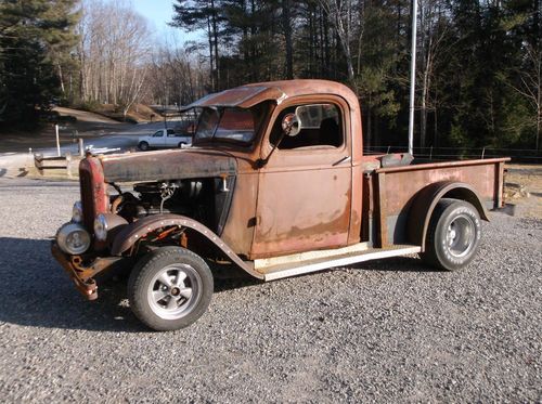 Look!!!  1940 chevrolet pick-up 350 v8, auto, rat rod!!!!  cool!!!!