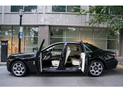 2011 rolls royce ghost. pano roof. chrome wheels. heads up display 404-230-1984