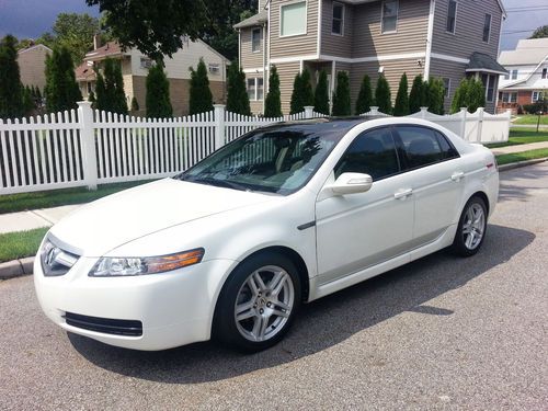 Beautiful *** 2007 acura tl *** panoramic roof *** navigation/ backup camera **