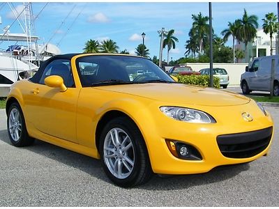 Fun fun fun!! clean hist! mazda mx-5 miata! auto! south fl car! call now!!