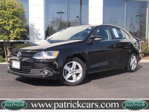 Touch screen navigation moonroof carfax certified 8 speaker fender prem sound