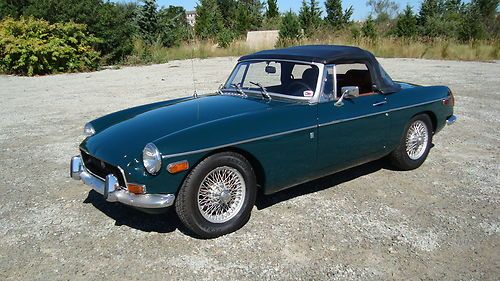 1972 mgb british racing green,chrome bumper,overdrive,tan interior,convertible
