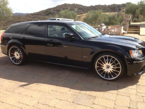 2008 dodge magnum srt8 6.1l hemi 32,500 miles rare