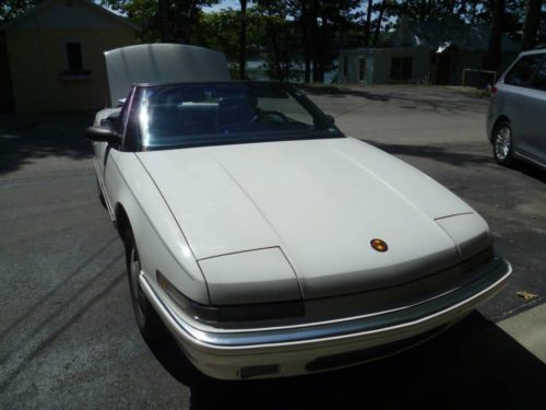 1990 white buick reatta convertible