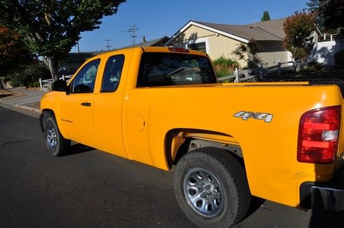 2008 Chevy silverado 1500 4x4 crew cab, image 2