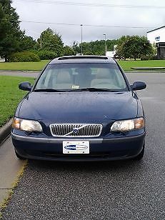 2001 volvo v70 base wagon 4-door 2.4l