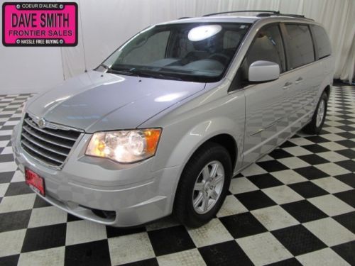 2010 power windows, locks and mirrors, cd/mp3 player, adjustable pedals, 3rd row