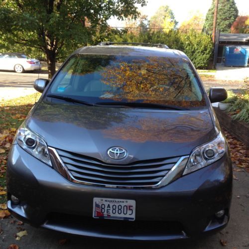 2011 toyota sienna xle mini passenger van 5-door 3.5l