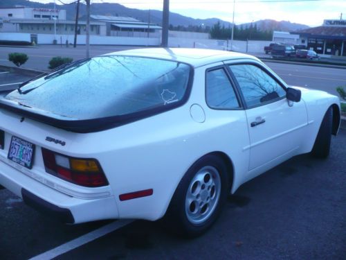 1988 PORSCHE 944 5 SPEED COUPE LOW MILES 95K VG CONDITION  ALL RECORDS, image 2