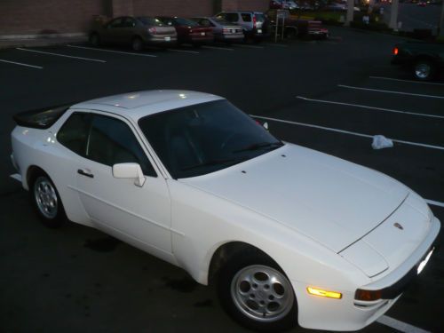 1988 PORSCHE 944 5 SPEED COUPE LOW MILES 95K VG CONDITION  ALL RECORDS, image 3