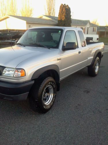 2007 mazda b4000 truck 4x4.....nice 45k miles