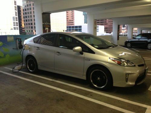 2012 toyota prius plug-in hatchback 4-door 1.8l