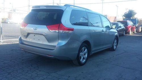 2011 Toyota Sienna LE Mini Passenger Van 5-Door 3.5L 8 Passenger, US $21,900.00, image 6
