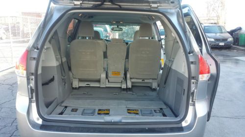 2011 Toyota Sienna LE Mini Passenger Van 5-Door 3.5L 8 Passenger, US $21,900.00, image 8
