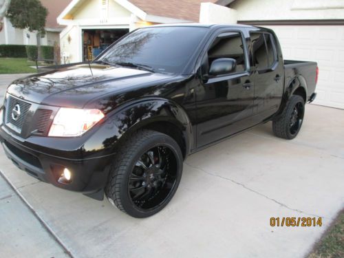 2012 nissan frontier  sv crew cab /one original owner, like new,low miles