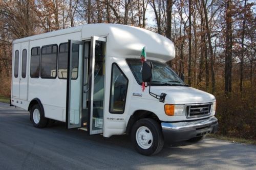 E450 shuttle passenger bus church wheelchairlift inspected clean 350 non cdl