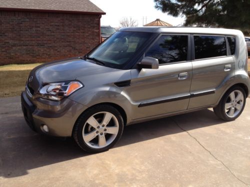 2010 kia soul exclaim hatchback 4-door 2.0l