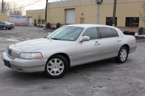 2011 lincoln town car executive l limousine 4-door 4.6l