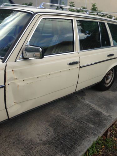 1985 Mercedes-Benz 300 TD, image 2