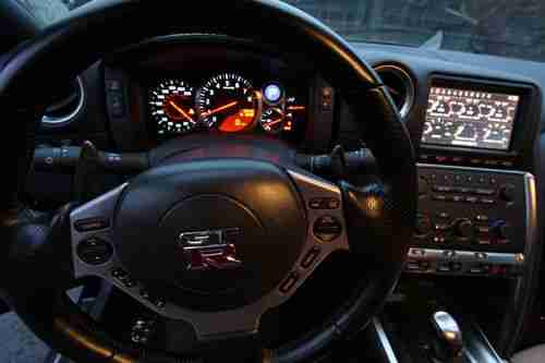 2010 Nissan GT-R BLACK Low Miles $1000s in upgrades Excellent Condition!, image 3