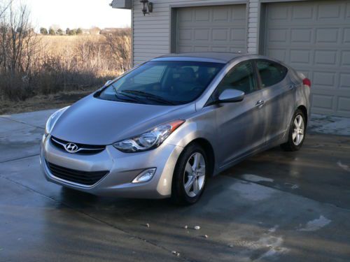 2013 hyundai elantra gls 4 door sedan new