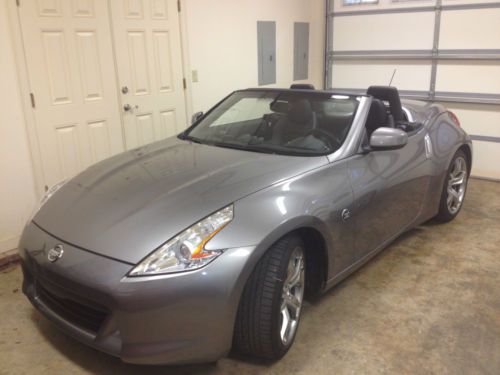 2010 nissan 370z touring convertible 2-door 3.7l