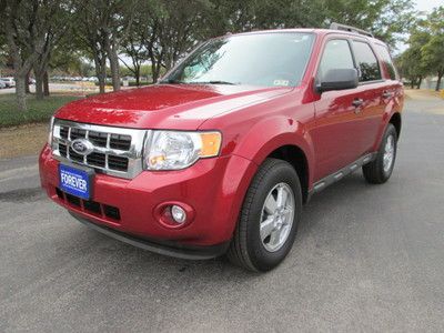 Red suv 2.5l 4cyl sunroof floor mats bluetooth warranty  excellent condition