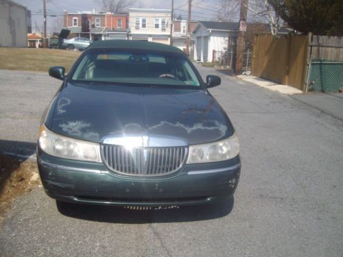 1999 lincoln town car signature sedan 4-door 4.6l