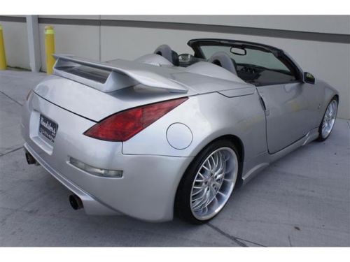 2004 nissan 350z enthusiast convertible 2-door 3.5l